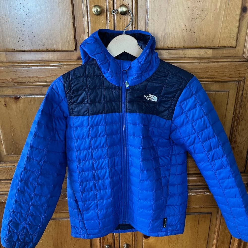 THE NORTH FACE - THERMOBALL ECO HOODIE JACKET - TNF BLUE - BOYS LARGE 14-16 EUC